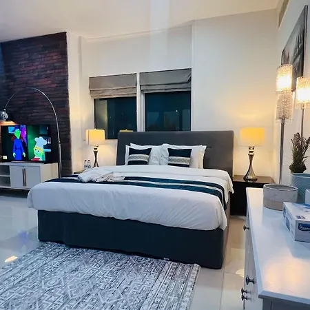 Private Rooms In 3 Bedroom Apartment Skynest Homes Marina Pinnacle-2